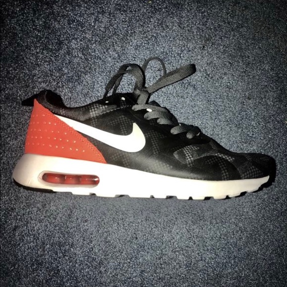 Shoes - Picture 4 of 6